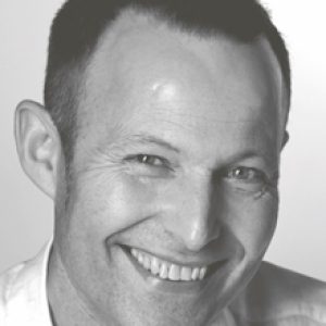 Peter Harvey, formgivare av soffan Mon Coeur och fåtöljen Nautile