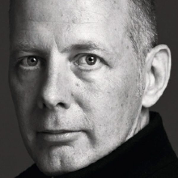Ben van Berkel, arkitekt bakom Booking.com City Campus och formgivare av Node+