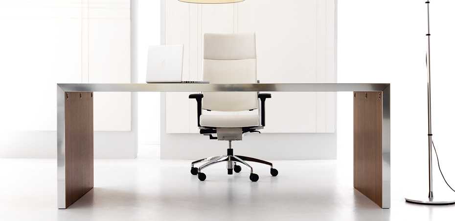 Skrivbord Design Wing av IVM Skrivbord Design Wing av IVM