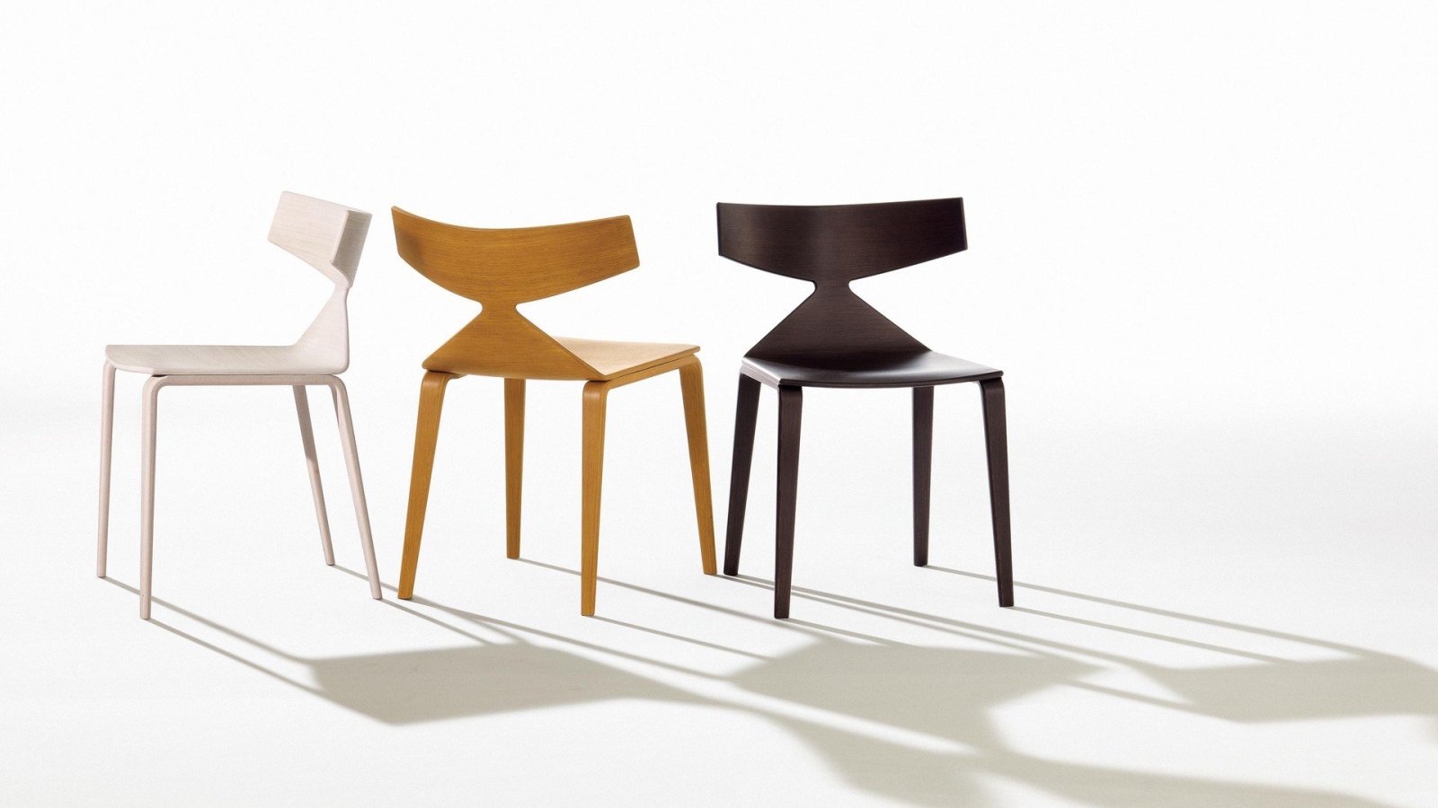 Designstolen Saya från Arper med eksits i en matsal