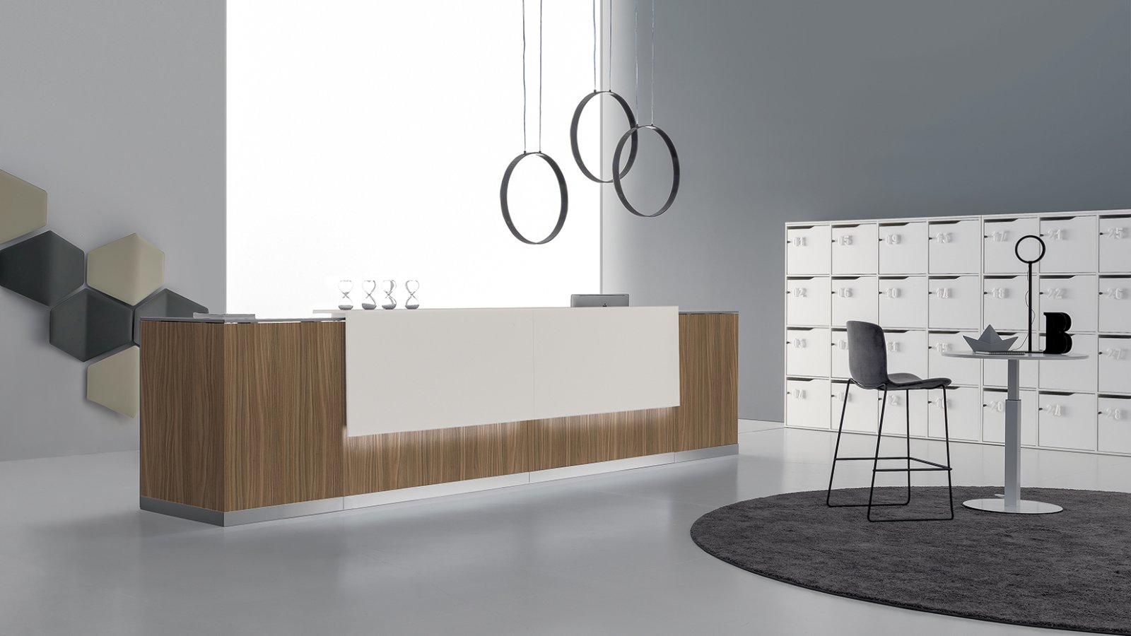 Receptionsdisk Qubo från DVO Office i natur ek med vit toppskiva