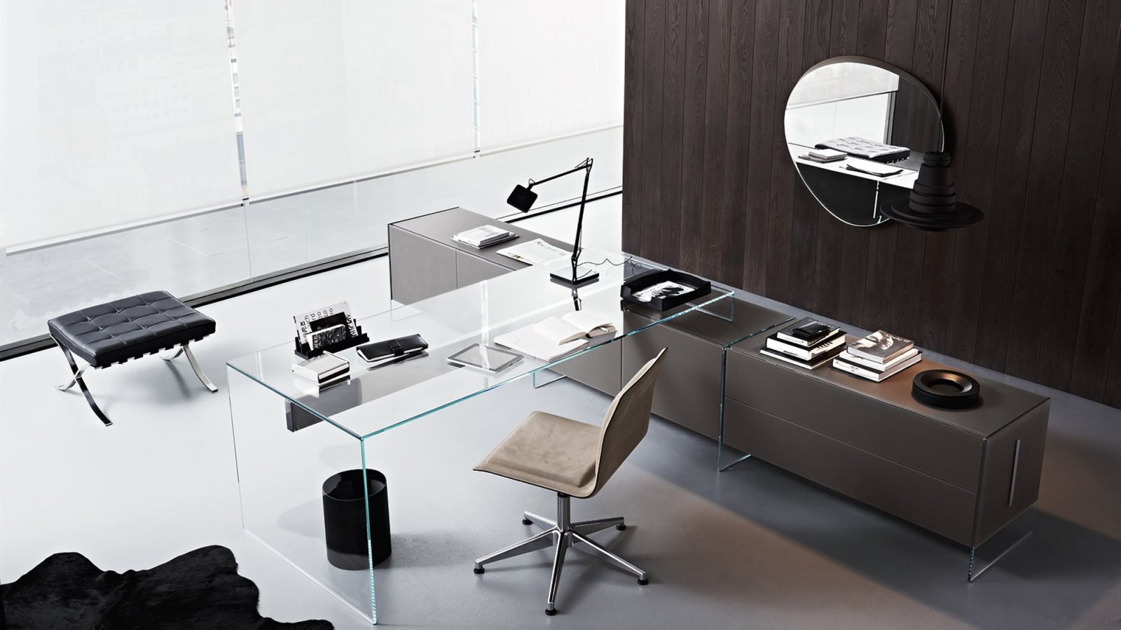 Designskrivbord Air Desk från Gallotti & Radice i transparent kristall