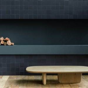 Vaentrum med Mews golv i Chalk och laederfaatoeljer