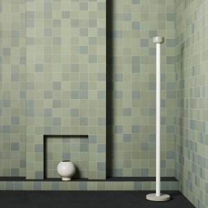 Vaatutrymme paa ett kontor med Mews i Light Blue