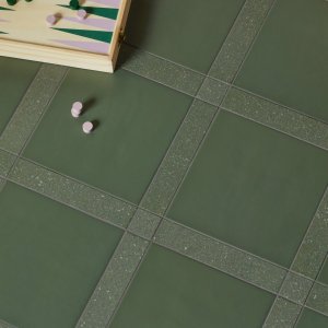 Sockel 3,9x20,5 cm som matchar kollektionen Time