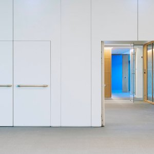 Teleskopelement i PMI-väggen under stängning