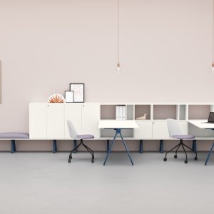 Höjdjusterbart Lay-skrivbord uppställt på 85 cm