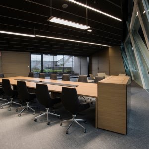 Aston stol formgiven av Jean-Marie Massaud