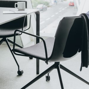 Medstativ i förkromat stål på Catifa 53