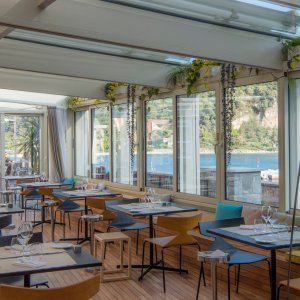 Saya stolen från Arper i trekvartsvy