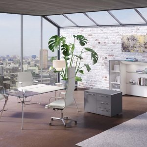 Sidobord Genesis med förkromade pelare och glasskiva