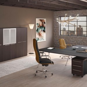 Designskrivbord Genesis från Codutti med skiva i ek betsad wengé
