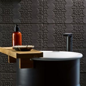 Bas-Relief laeggning med 2 mm fog och kilar