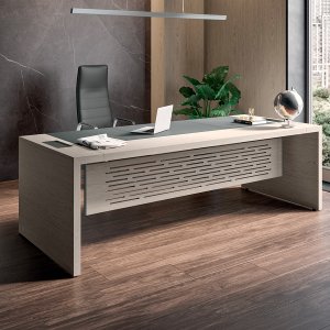 Designskrivbord e-10 från Quadrifoglio med ben i sidengrå lack