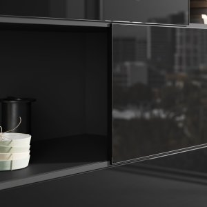 Elite boiserie-hyllor med integrerad LED-list bakom skrivbordet