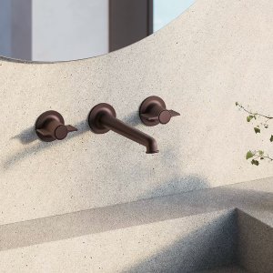 Designblandare Flora från Fantini, trehålsblandare för tvättställ i krom med handtag med en vinge