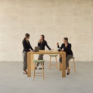 Naturläder på Kyo chefsskrivbordet