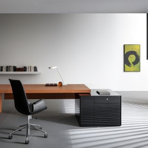 Kyo sideboard med 45-graders snitt i fronterna