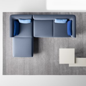 Lågt bord Ø 60, 32 cm högt, mellan två Node+-sitsar