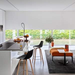 Miunn designbarstol i en hotellbar