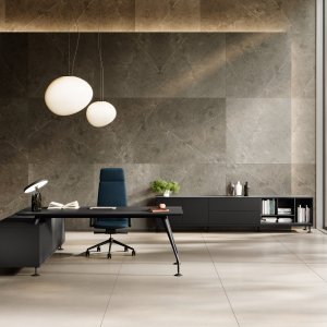 Énosi mötesbord med vit top-access i aluminium och glasskiva