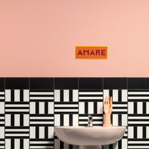 Plattan Marghe Half Black i formatet 20,5×10,1 cm från Mutina