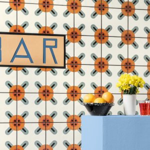 Basfärgen Marghe Black i glaserad granitkeramik från Mutina