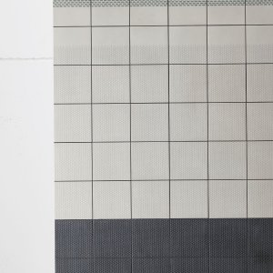 Moenster Cobble White fraan Tape Mutina paa vit bas