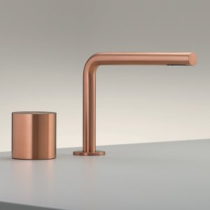 Opus tvåhåls progressiv blandare med vridbart utlopp i Copper satinerad