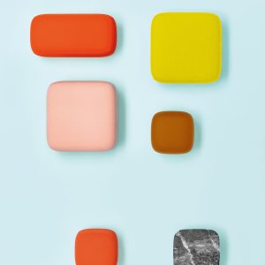 Fåtölj Buddyhub från Pedrali med ljudabsorberande panel
