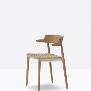 Sits och rygg i plywood på Nemea