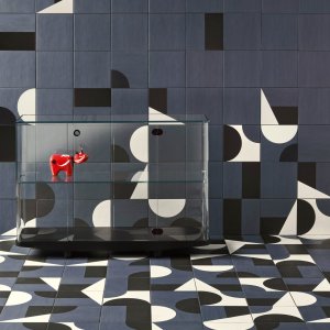 Puzzle vägg i ett mötesrum