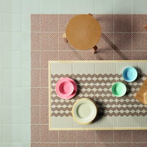 Moenster Zigzag Black fraan Tape Mutina paa svart bas