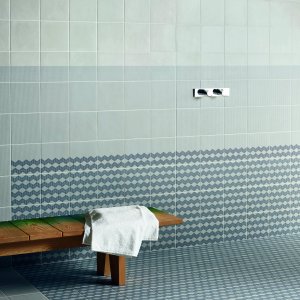 Moenster Zigzag Brown ur Tape-kollektionen i glaserad granitkeramik