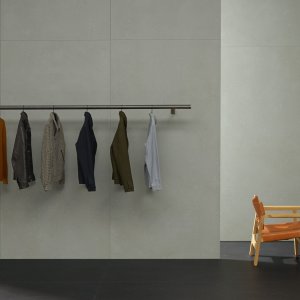 Korridor med Primavera Nero golv