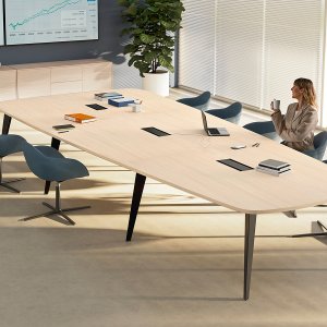 Detalj av passarbenet på ett Pigreco skrivbord
