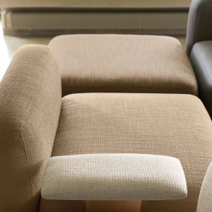 Ländkudde mot ryggen på en sittmodul One Hundred