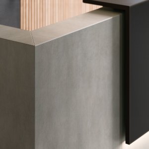 Stålben 50×50 mm under arbetsskivan på Z2