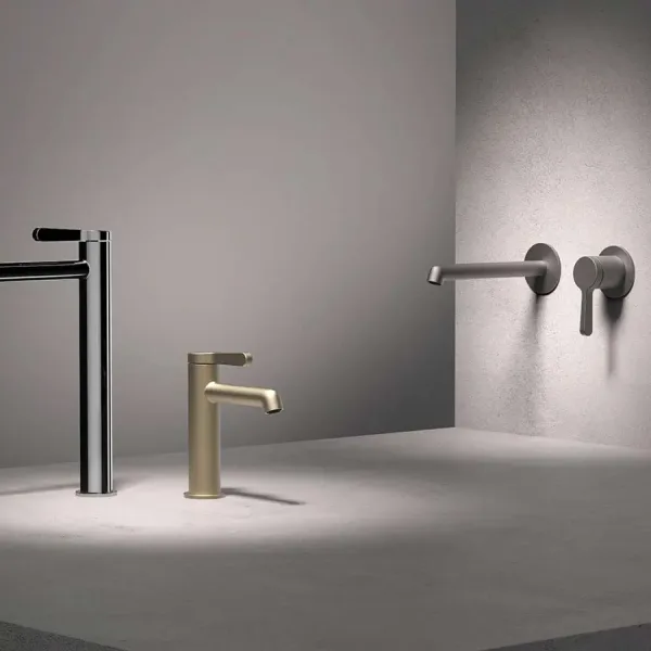 Fantini designkran i representativt badrum