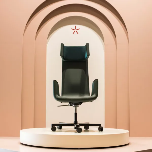 Luxy designstol i en arbetsmiljö